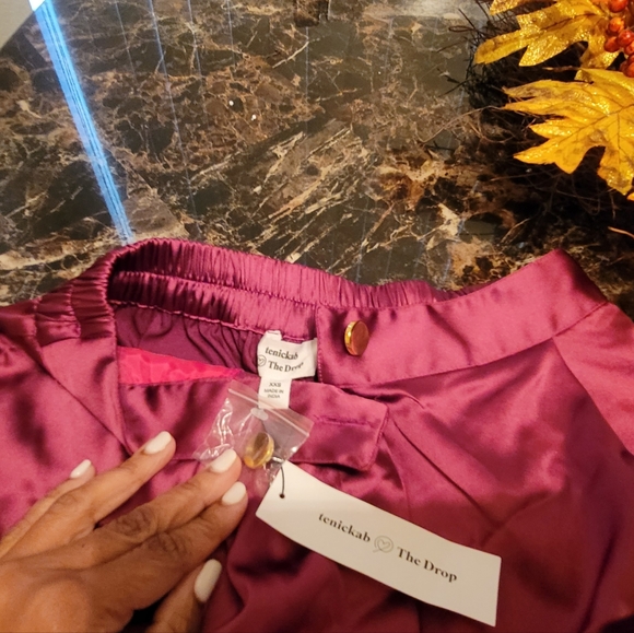 TenickaB x Amazon Drop Orchid Wide Leg Satin Pant - Picture 6 of 8